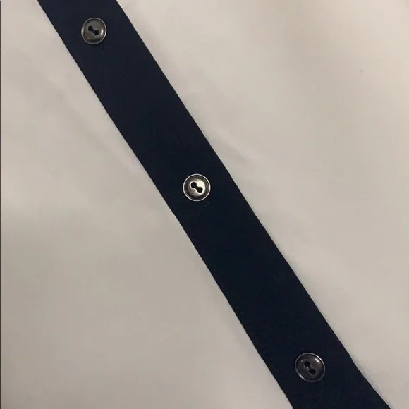 Motherhood Maternity White and Black Sleeveless Blouse - Picture 5 of 7